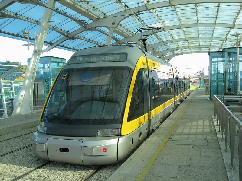 Metro del Aeropuerto de Oporto - Metro do aeroporto do Porto - Porto Airport Metro Station