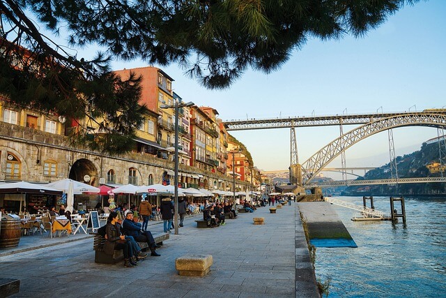 Plaza de la Ribeira - Praça da Ribeiro - Ribeira Square