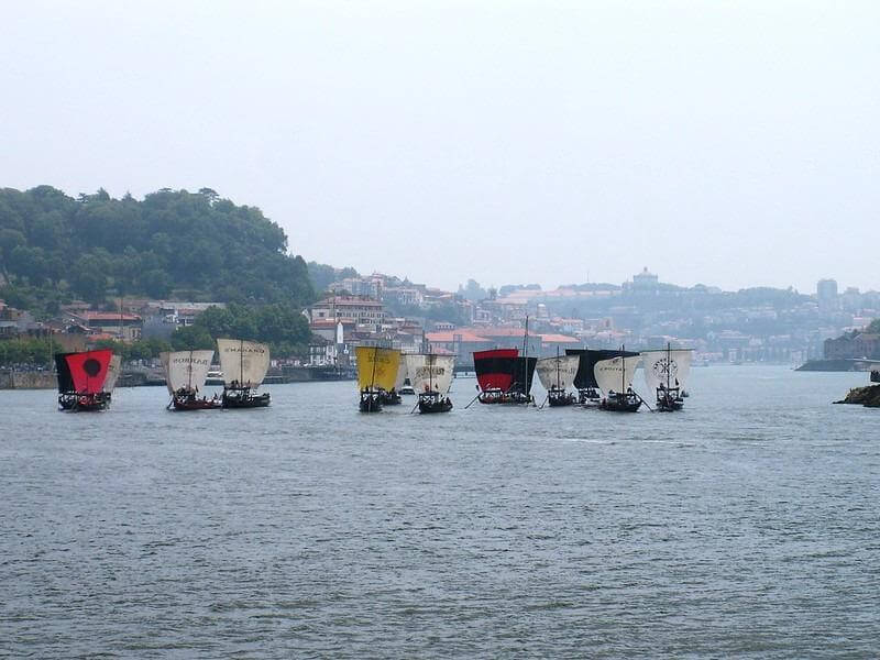 Festas populares Romarias e Festivais no Porto - Fiestas populares Romerías y Festivales en Oporto - Traditional Festivities Pilgrimages and Festivals in Porto