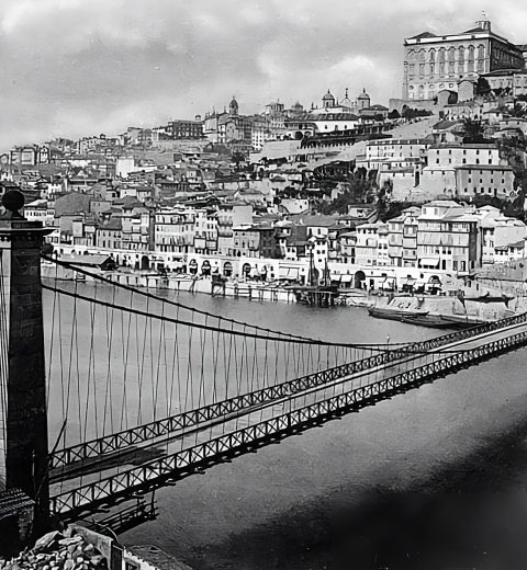 How many days are necessary to visit Porto?