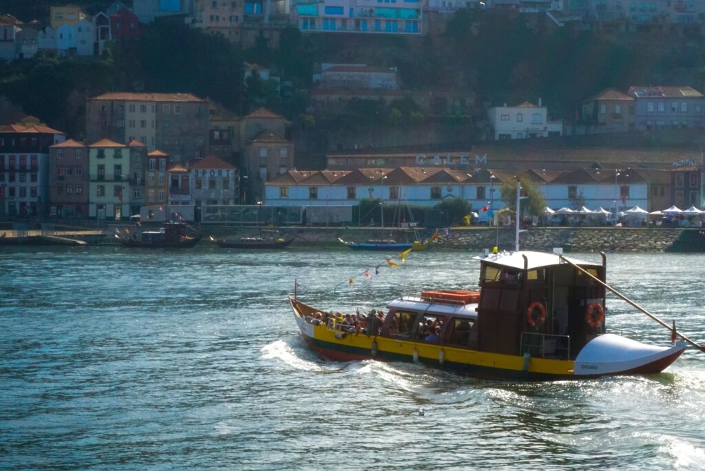 Crucero de los 6 Puentes — Paseos y Experiencias Fluviales