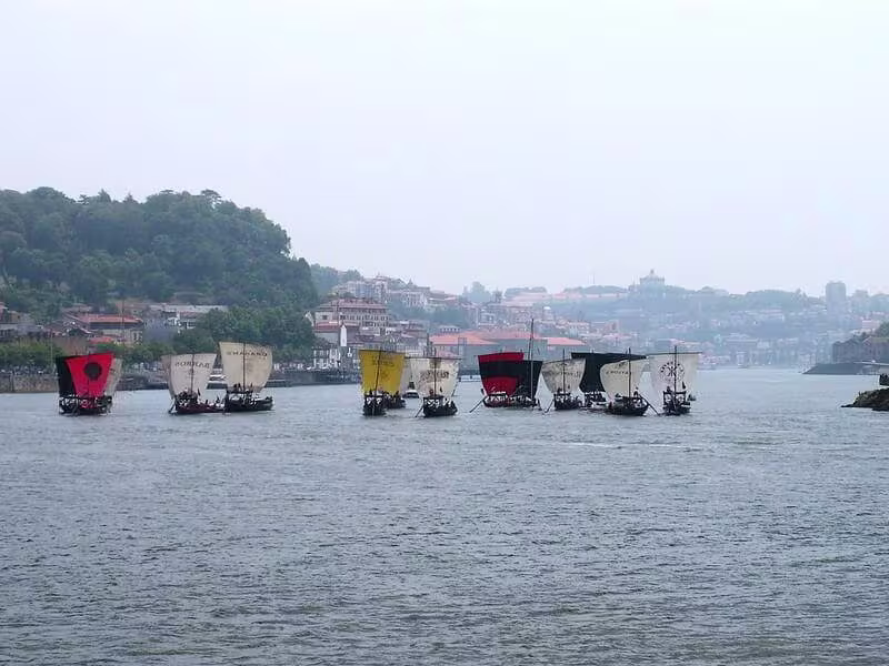 Festas populares Romarias e Festivais no Porto - Fiestas populares Romerías y Festivales en Oporto - Traditional Festivities Pilgrimages and Festivals in Porto