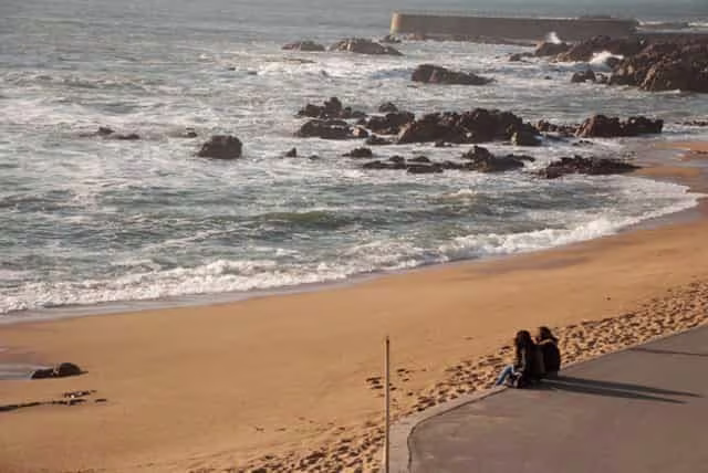 Beaches of Porto - Praias do Porto - Playas de Oporto - Praia Gondarém