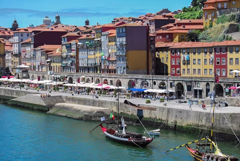 Plaza de la Ribeira - Praça da Ribeiro - Ribeira Square pontos turísticos gratuitos porto - free tourist attractions Porto - atracciones turísticas gratuitas Oporto