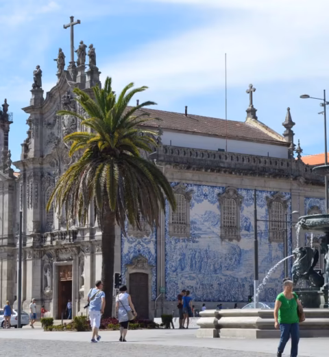Capela das Almas Porto: História e Azulejos